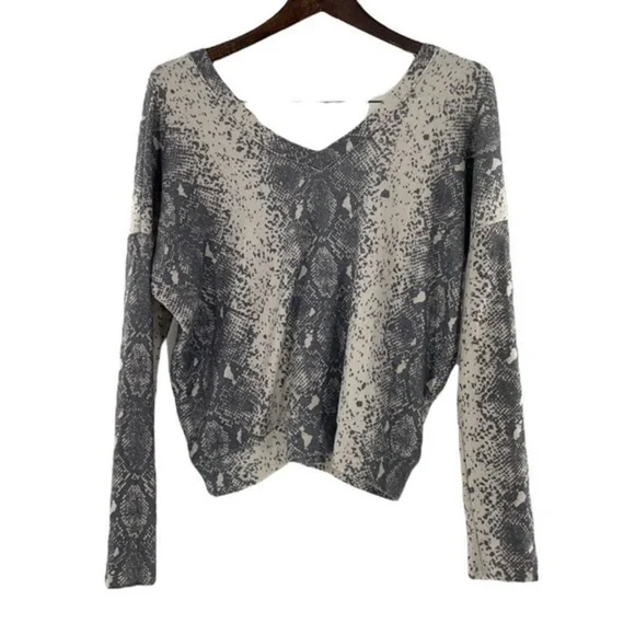 WILDFOX Python Stripe Daphne V-Neck long sleeve top - Picture 2 of 13